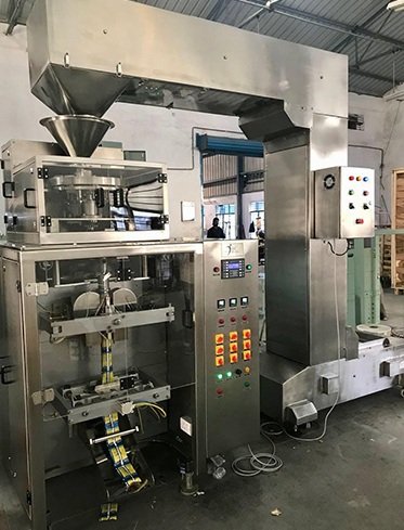 Collar Type Servo Packing Machine thumbnail 2